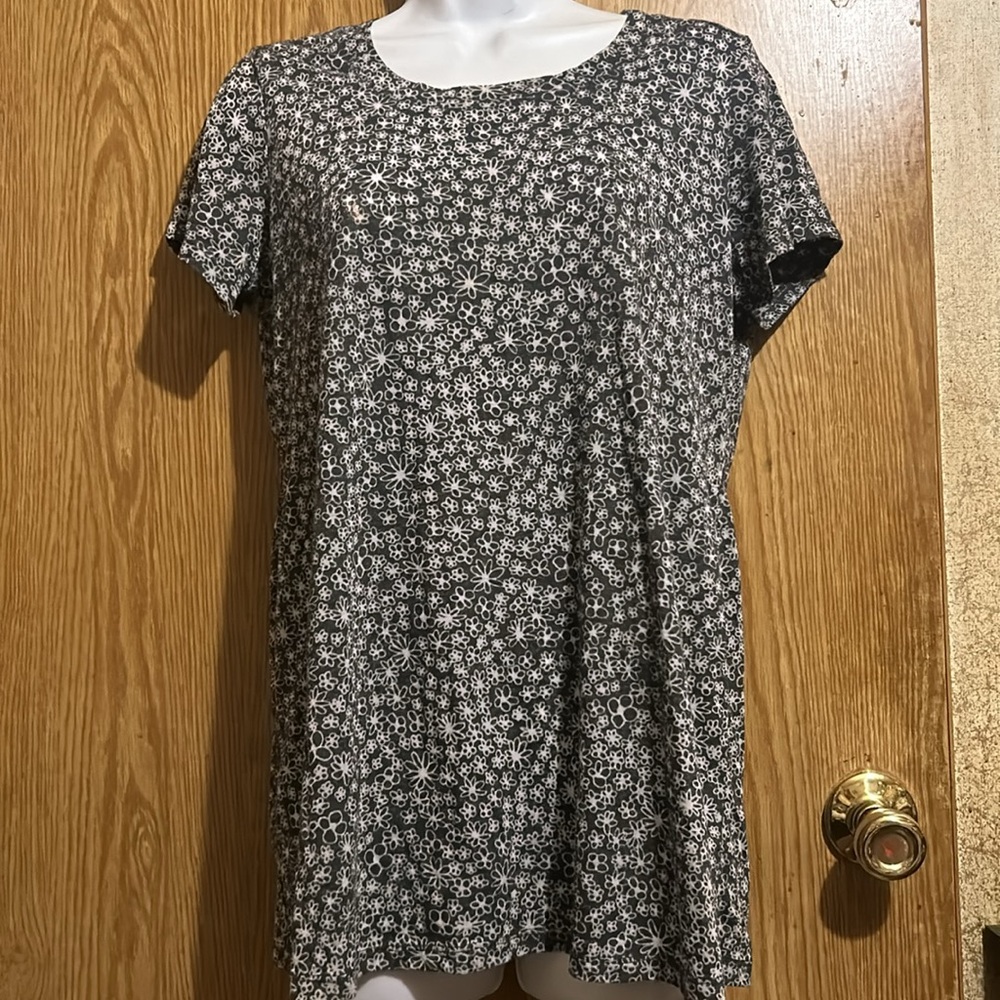 Pretty Flower Print Shirt, Loved by Heidi Klum (Like New)